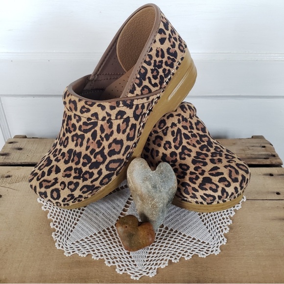 RESERVED FOR @thedarningyarn Dansko Leopard Cheetah Animal Print Suede Clogs - Picture 3 of 3